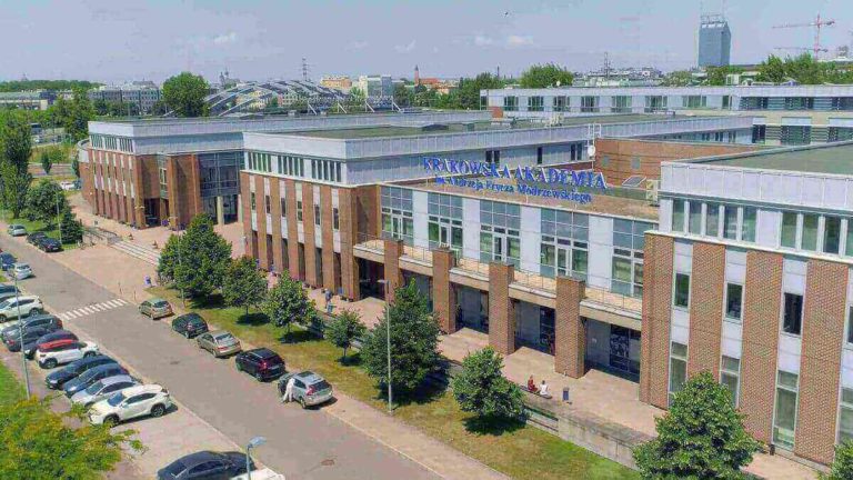 Study Medicine at Andrzej Frycz Modrzewski Krakow University